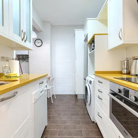 Iturribide Hogar Moderno Junto Al Metro * Більбао