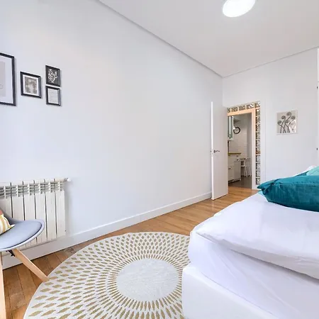 Iturribide Hogar Moderno Junto Al Metro * Bilbao