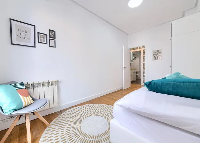 Iturribide Hogar Moderno Junto Al Metro * Bilbao